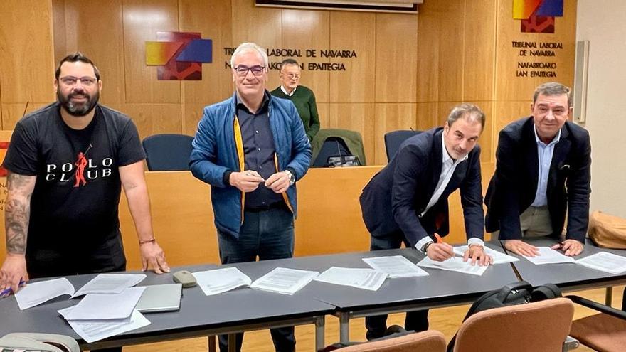 (Izda-dcha) Josema Romeo (CCOO), Lorenzo Ríos (UGT), Alfonso Huici (APMEN) y José Manuel Ayesa (ANEM).