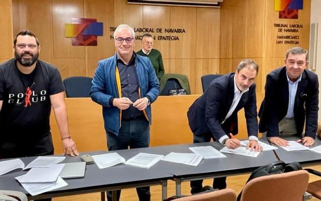(Izda-dcha) Josema Romeo (CCOO), Lorenzo Ríos (UGT), Alfonso Huici (APMEN) y José Manuel Ayesa (ANEM).
