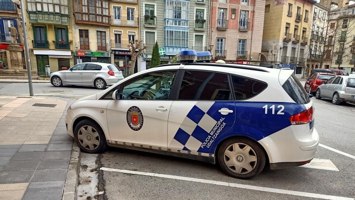 Coche de la Policía Municipal de Estella-Lizarra.