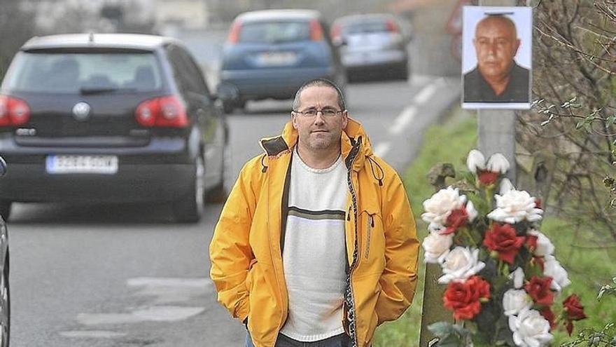 Josetxo Etxeberria, en el lugar donde se produjo el accidente mortal.