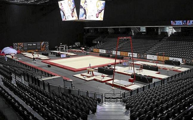 Imagen del Navarra Arena, preparado ya para para la disputa del Campeonato de España de gimnasia artística. Imagen del Navarra Arena, preparado ya para para la disputa del Campeonato de España de gimnasia artística.