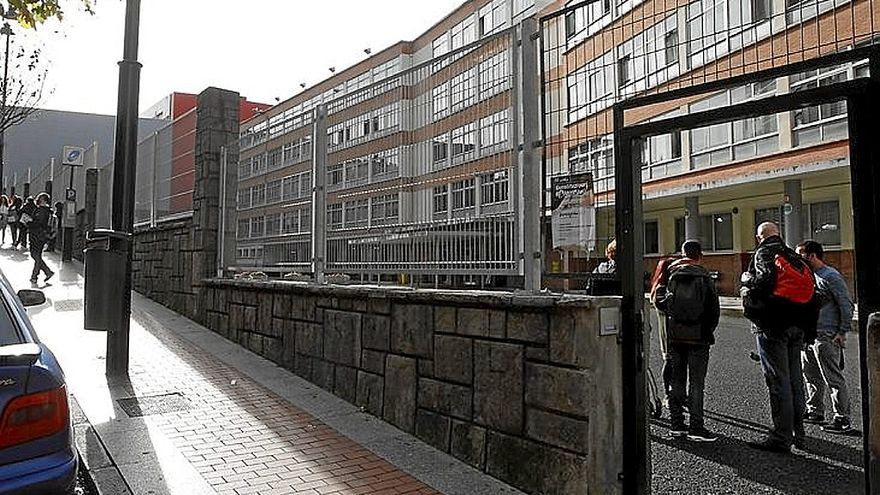 Imagen de archivo del antiguo IES Antonio Trueba.