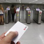 Con la tarjeta Barik. Imagen de archivo.