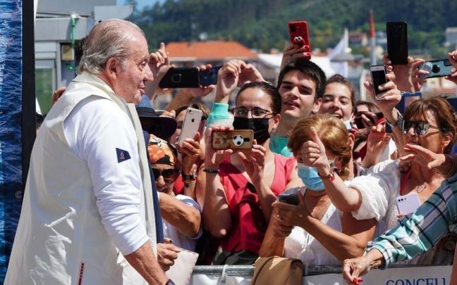 El rey emérito Juan Carlos de Borbón, en la visita que realizó a Sanxenxo (Pontevedra) a mediados de mayo. El rey emérito Juan Carlos de Borbón, en la visita que realizó a Sanxenxo (Pontevedra) a mediados de mayo.