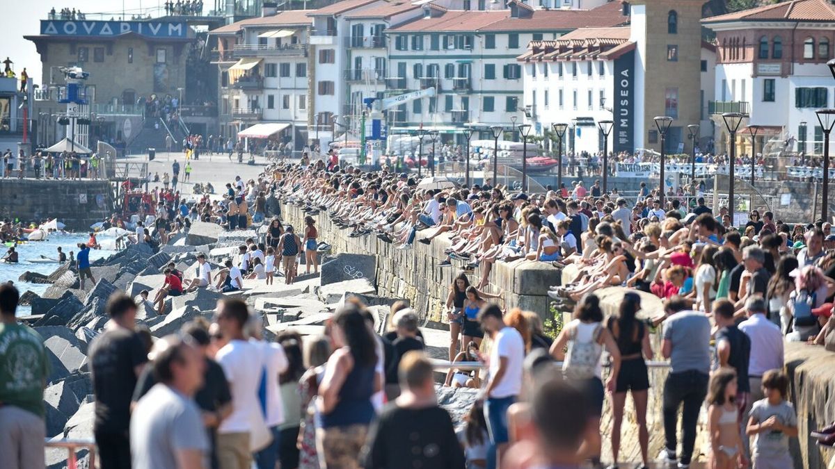 Giro handia egon da Donostiako portuan.