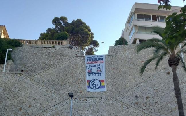 Pancarta contra la monarquía colocada en Palma por Frente Obrero Pancarta contra la monarquía colocada en Palma por Frente Obrero