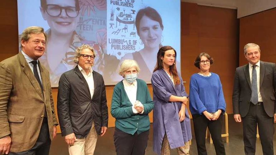 Premios 'Gure Artea 2022': Mari Puri Herrero, Nora Aurrekoetxea y la productora de arte y editorial Consonni.