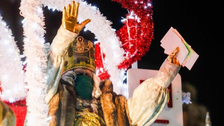 Cabalgata de los Reyes Magos de 2021 en Vitoria