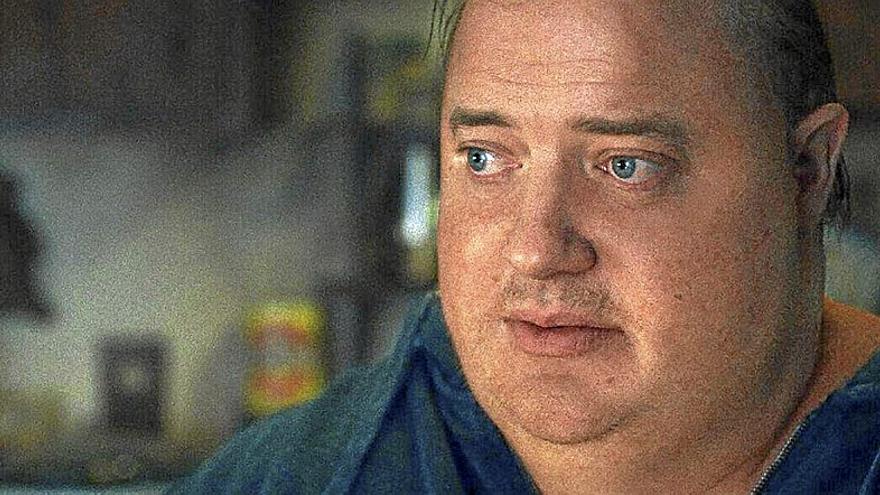 Sorprende la espectacular transformación física de Brendan Fraser, actor de las adaptaciones del final del siglo XX y comienzo del XXI de ‘La momia’, en un papel con hambre de Oscar.