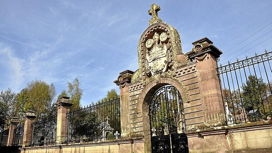 El cementerio de Erratzu, construido a expensas de los Irigoyen de Aldakotxea que hicieron fortuna en México.