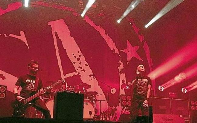 La formaci&oacute;n en el pasado Azkena Rock Festival.