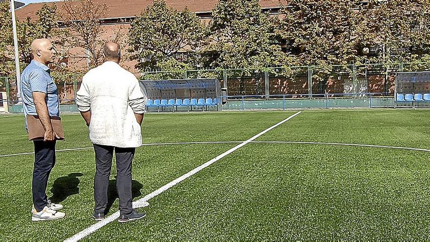 El campo de fútbol 7 de Serralta ya cuenta con nuevo césped de última generación y nuevo sistema de iluminación.