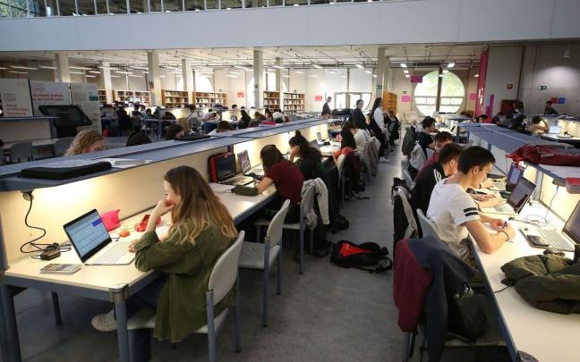 Estudiantes de la UPNA. Estudiantes de la UPNA.