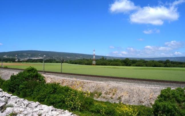 Vías frente al CTVi.