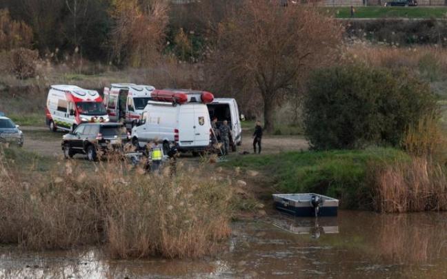 Vehículos en el dispositivo puesto en marcha en las inmediaciones del Guadiana Vehículos en el dispositivo puesto en marcha en las inmediaciones del Guadiana