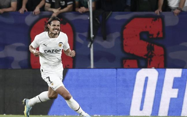 Edinson Cavani, del Valenca CF, durante un partido