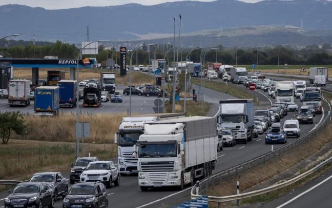 Atascos en a A-1, a la altura de Lopidana, el viernes