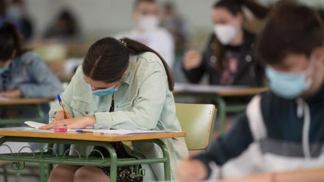 Estudiantes, en una clase.