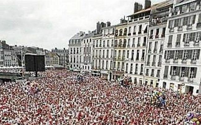 El comienzo de las fiestas se ha visto empañado por varias agresiones machistas. El comienzo de las fiestas se ha visto empañado por varias agresiones machistas.