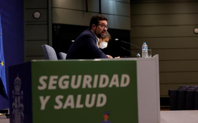 El secretarios de Estado de Empleo, Joaquín Pérez Rey, durante la presentación de los datos del paro este martes. El secretarios de Estado de Empleo, Joaquín Pérez Rey, durante la presentación de los datos del paro este martes.