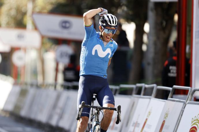 Valverde festeja el triunfo en el G.P. Miguel Indurain.