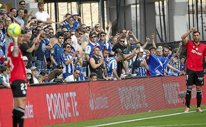 Los aficionados albiazules presentes en Balaídos no se vieron correspondidos.