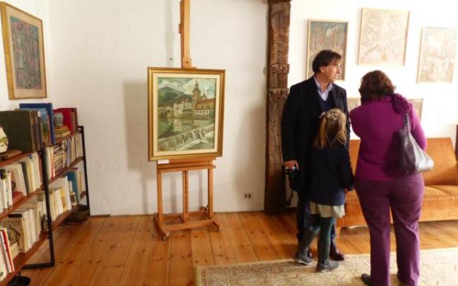 Hoy se abren las puertas del estudio de Roberto Rodet en la plaza de San Severino. Hoy se abren las puertas del estudio de Roberto Rodet en la plaza de San Severino.