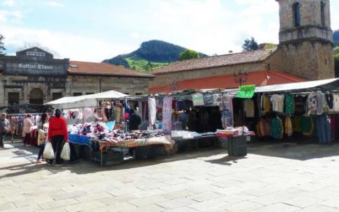 El mercado de la plaza de San Juan. El mercado de la plaza de San Juan.