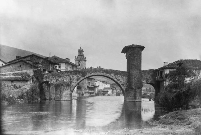 Panorámica del Puente Viejo que data de finales del siglo XIX.