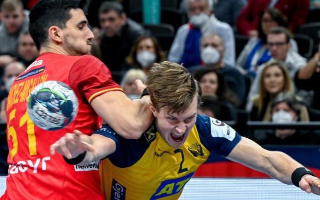 Sánchez-Migallon trata de evitar el lanzamiento del sueco Carlsbogard.