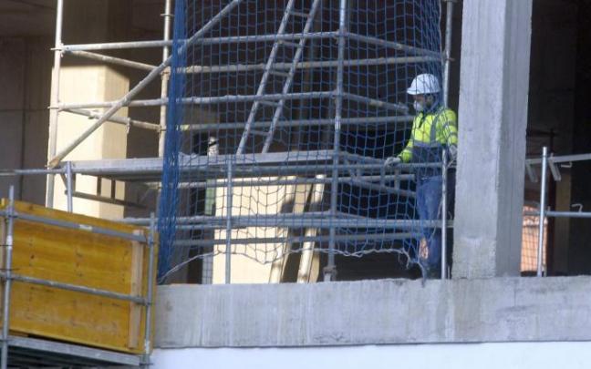 El Banco de España ha recortado su previsión de crecimiento de la economía española al 4,5% para este año.