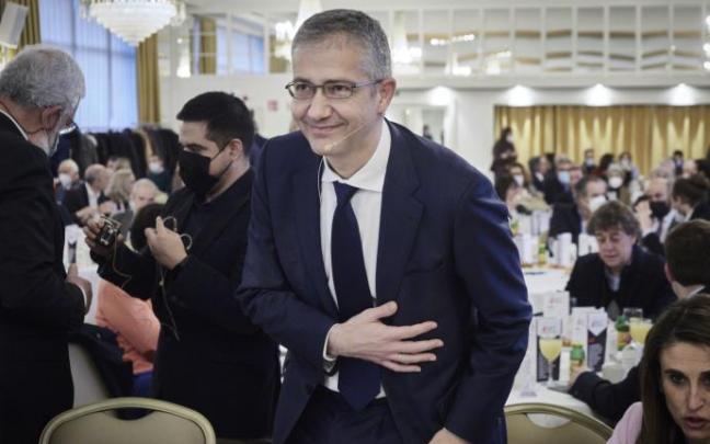Pablo Hernández de Cos, a su llegada al desayuno informativo.