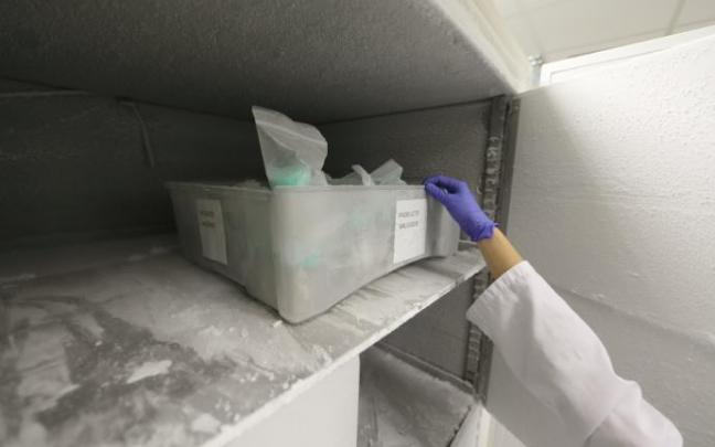 Imagen de los congeladores del Banco de Lecha Materna.