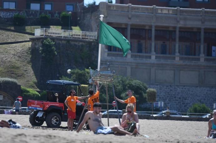 Bandera verde en numerosas playas de Bizkaia