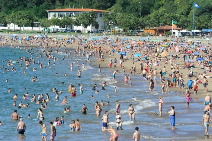 El tiempo invitará a acudir a la playa este martes en Bizkaia