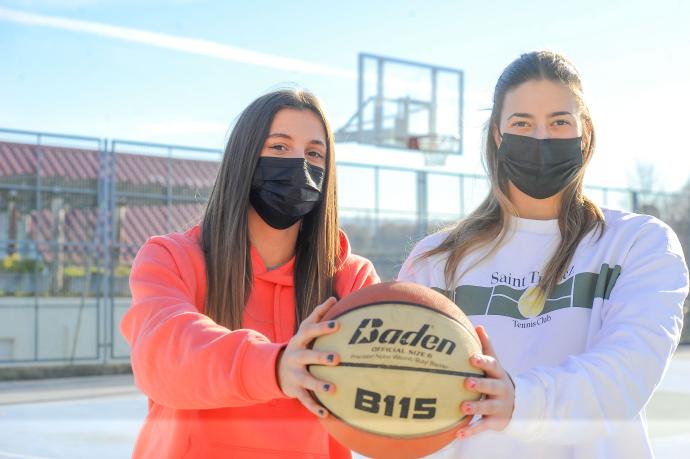 Irene Medel y María Gascón entrenan en Urdaneta.