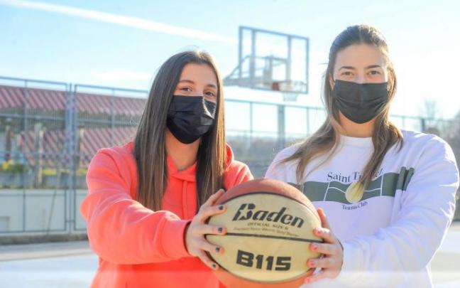 Irene Medel y María Gascón entrenan en Urdaneta.