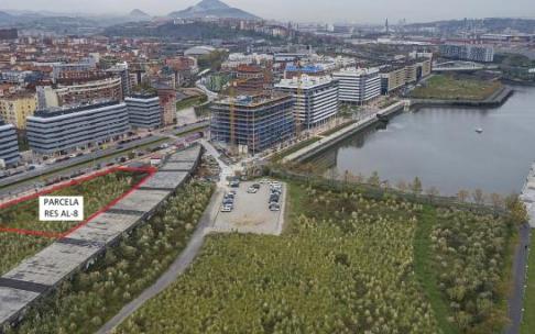 El solar vendido donde se levantarán 125 pisos. El solar vendido donde se levantarán 125 pisos.