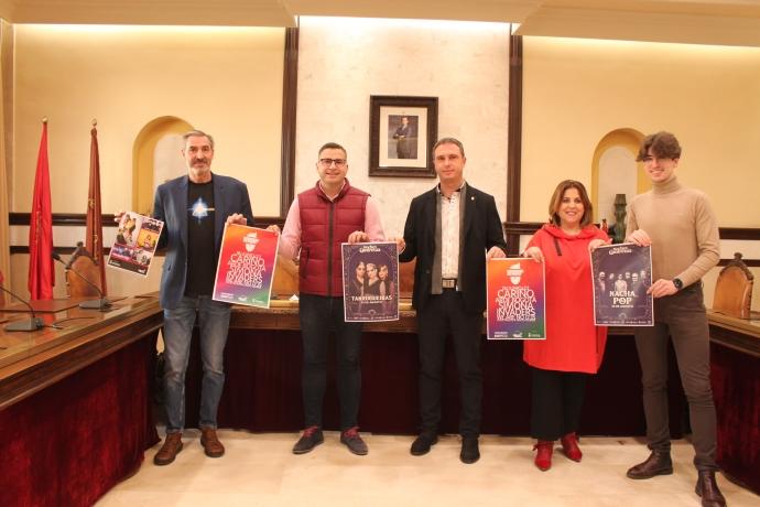 Los organizadores de los conciertos en el momento de la presentación