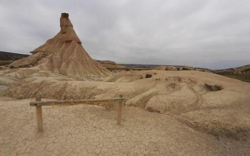 Vista de Castildetierra, en las Bardenas Reales. Vista de Castildetierra, en las Bardenas Reales.