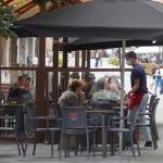 Los empleados de la Hostelería de Bizkaia paran hoy por la mejora de su convenio. Deia. 