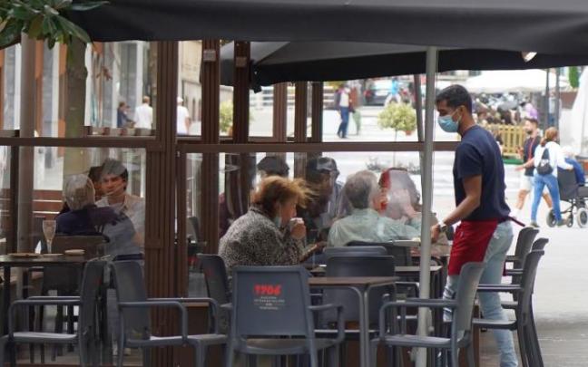 Los empleados de la Hostelería de Bizkaia paran hoy por la mejora de su convenio. Deia. Los empleados de la Hostelería de Bizkaia paran hoy por la mejora de su convenio. Deia.