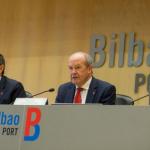 Riicardo Barkala, a la derecha de la imagen, en un acto del Puerto de Bilbao el pasado 12 de febrero