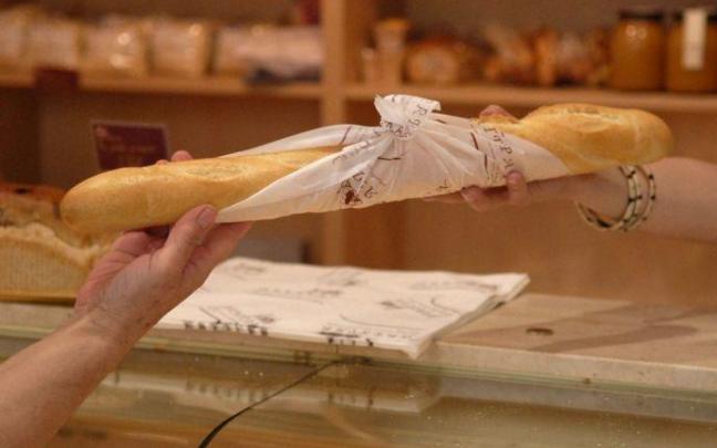 La barra de pan sube diez céntimos en Navarra y encarece la lista de la compra