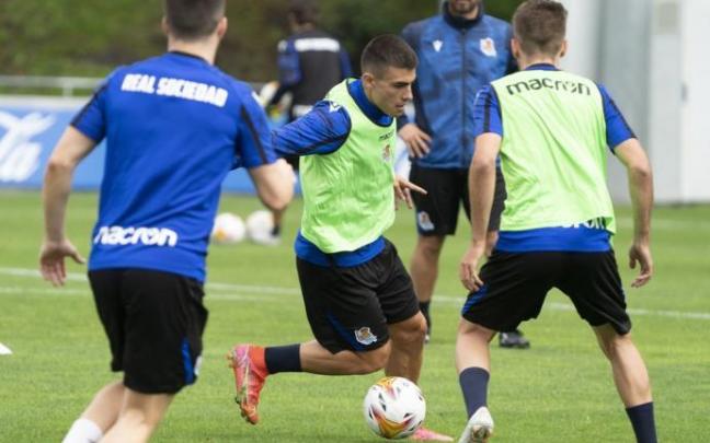 Barrenetxea, en un entrenamiento en Zubieta. Barrenetxea, en un entrenamiento en Zubieta.