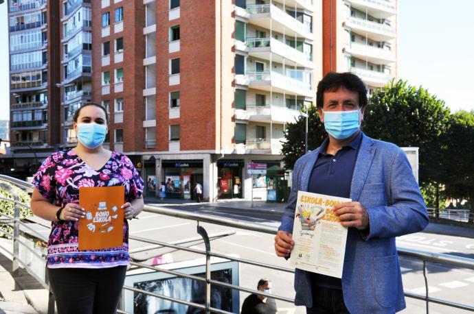 El alcalde de Basauri, apoyando la campaña.