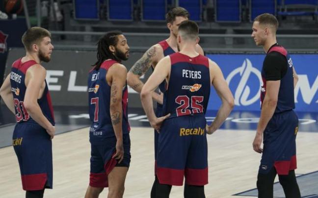 Varios jugadores del Baskonia en una imagen de archivo. Varios jugadores del Baskonia en una imagen de archivo.