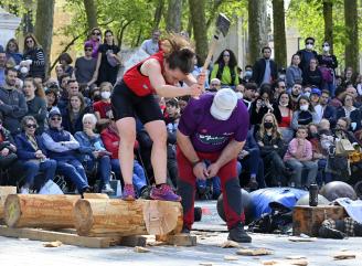 Las calles de Bilbao se llenaron de actividades con el Basque Fest y se realizaron tanto talleres como demostraciones de deportes tradicionales vascos.