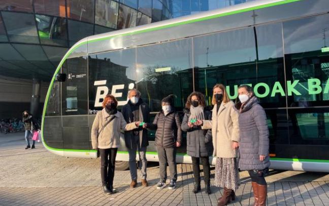 Entrega de las tarjetas, esta tarde en El Boulevard.