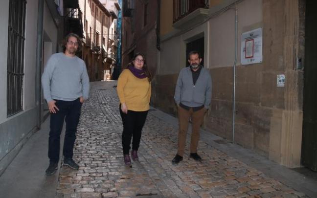 Daniel López (Podemos), Olga Risueño (Batzarre) y Emilio Ruiz (IU) Daniel López (Podemos), Olga Risueño (Batzarre) y Emilio Ruiz (IU)